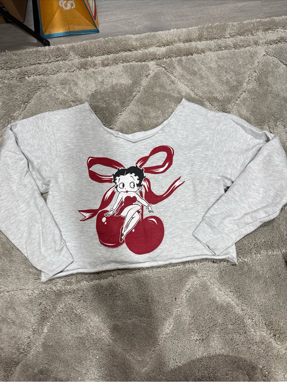 CROPPED Betty Boop CHERRY BOW GRAY Crewneck Sweatshirt SWEATER SIZE LARGE